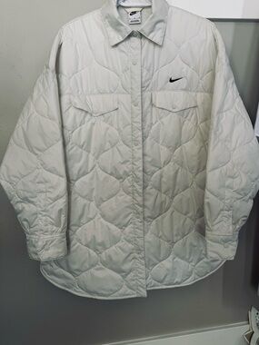 Nike Women's Oversized Quilted Puffer Jacket- Small